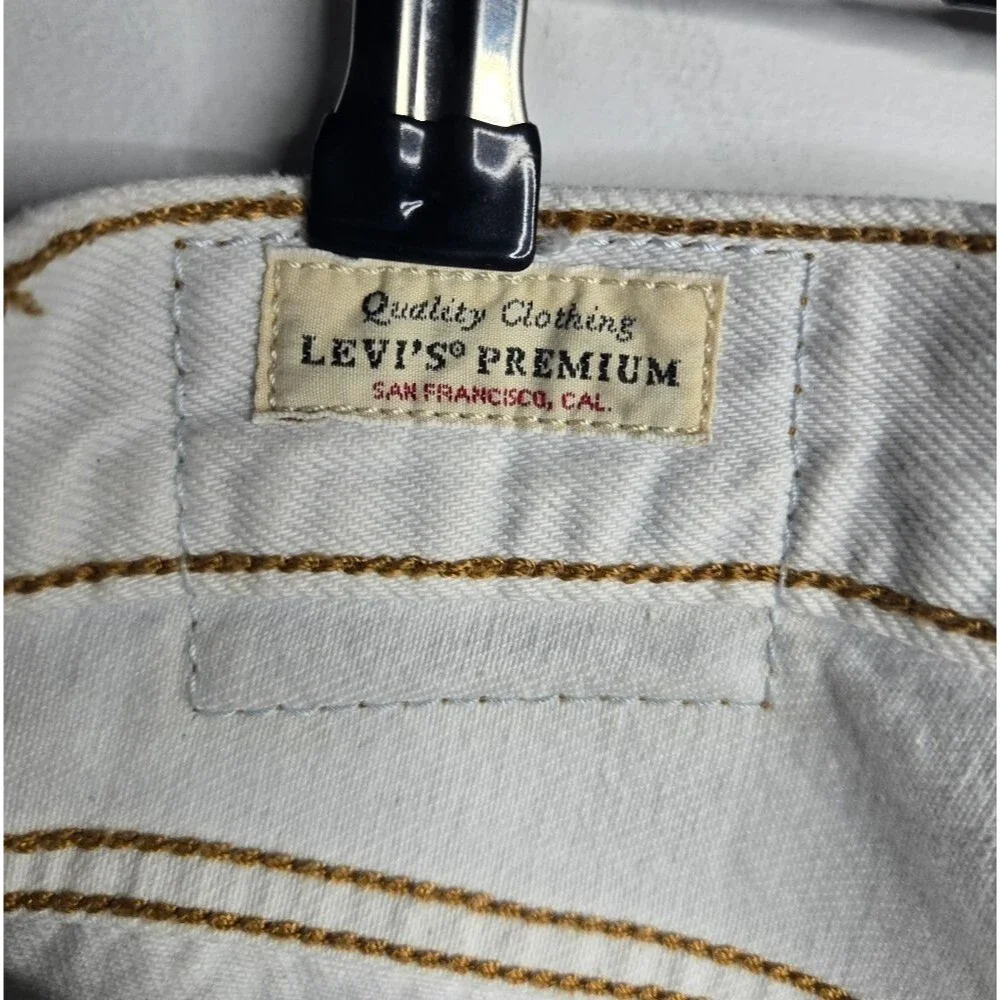 Levi's 90s Revival Light Blue Wash Button Fly Relaxed Straight Jeans W33 L32